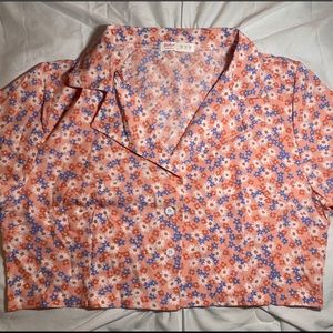 cute crop top! size: S-M